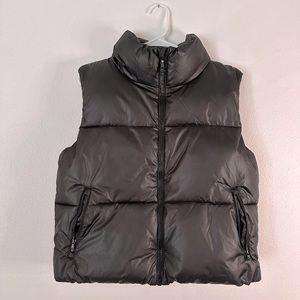 Women’s Old Navy Puffer Vest - Black, Medium